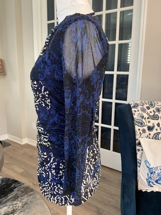 INC International Concepts Medallion Print Mesh V-Neck Top - Size Medium - Picture 9 of 11